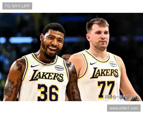 东契奇38分领衔 湖人送黄蜂三连败 里夫斯复出砍24分助攻