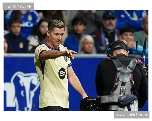 巴萨要求莱万不进球引争议记者直言违背体育精神影响比赛公平性